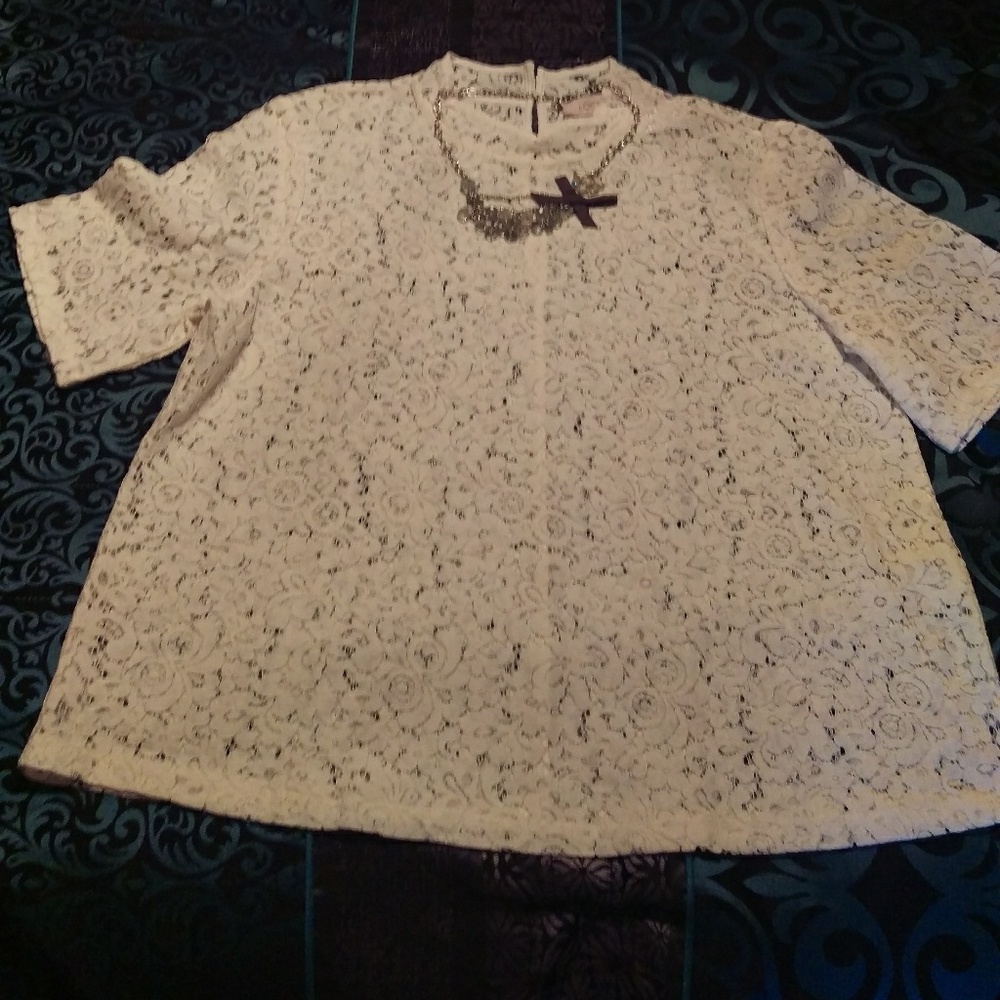 Loft, Ann Taylor Loft Cream Short Sleeve Lace Top